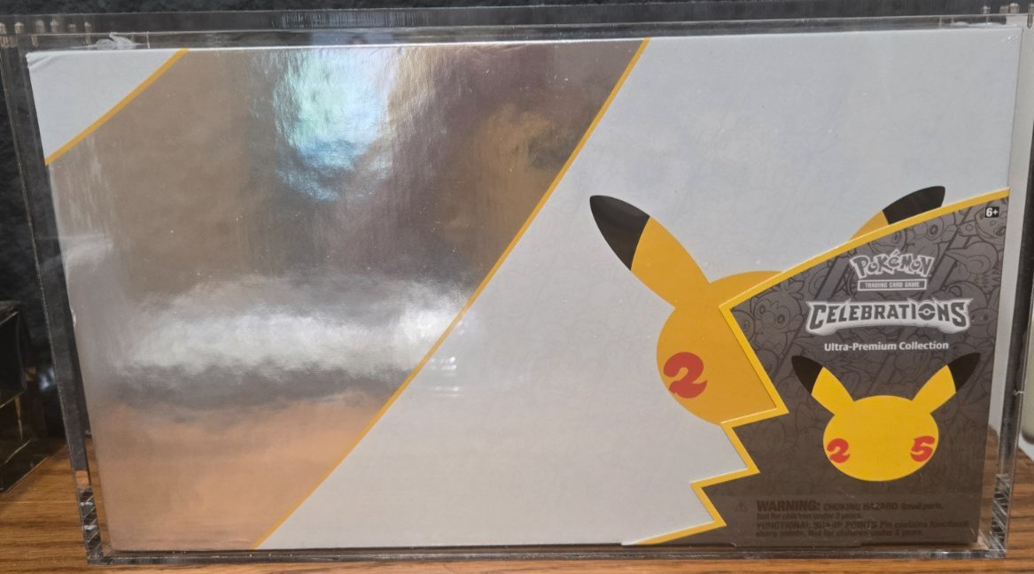 POKEMON TCG 25TH ANNIVERSARY CELEBRATIONS ULTRA-PREMIUM COLLECTION BOX